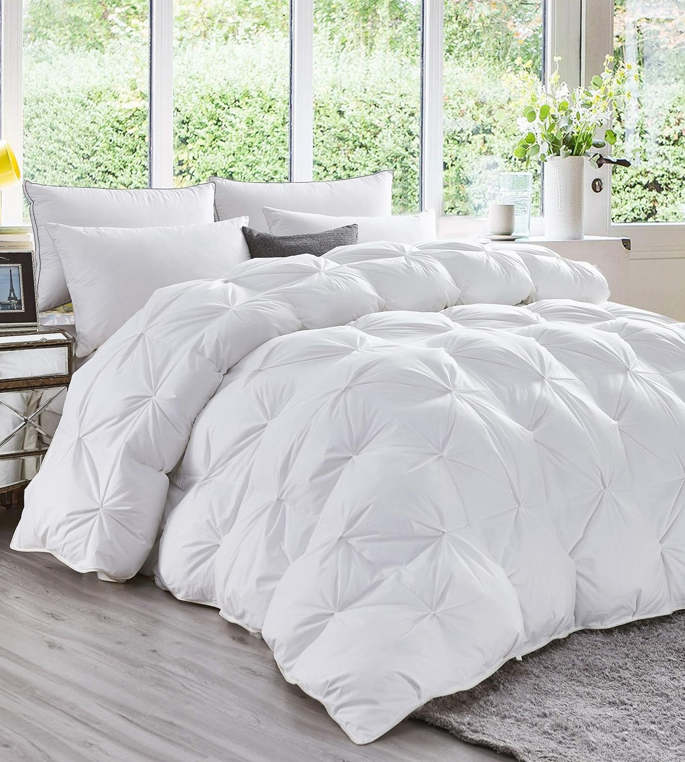 Luxurious All-Season Pinch White Luxury Down Comforter providing extra softness and durability